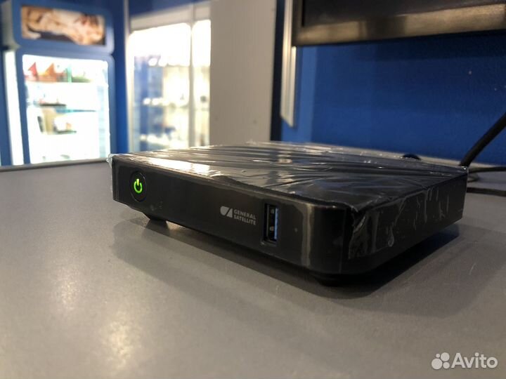 Приставка. 180 тв каналов работает от интернета