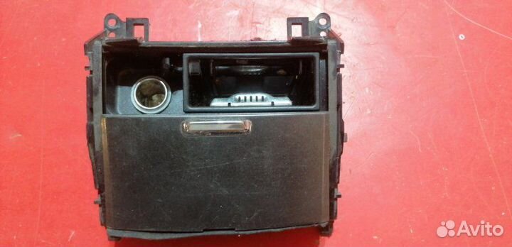 Пепельница Lexus Is250