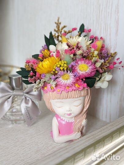 Букетики в гипсовых кашпо