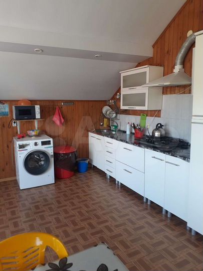 Комната 100 м², 3/3 эт.