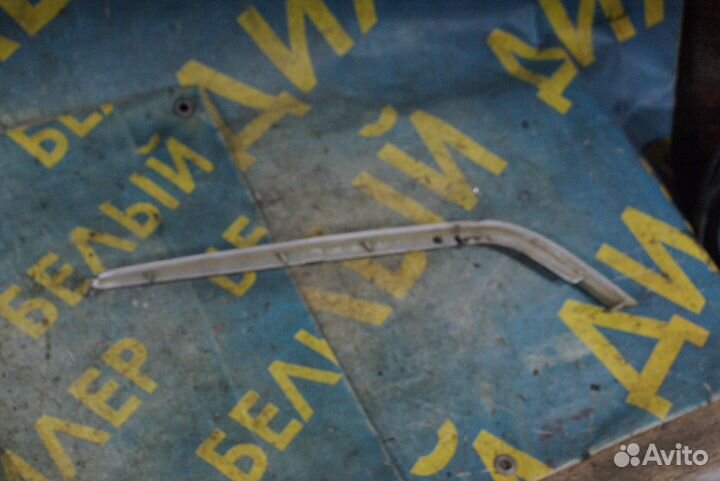 Ресничка фары Mercedes Benz W202