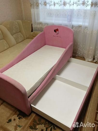 Детская кроватка