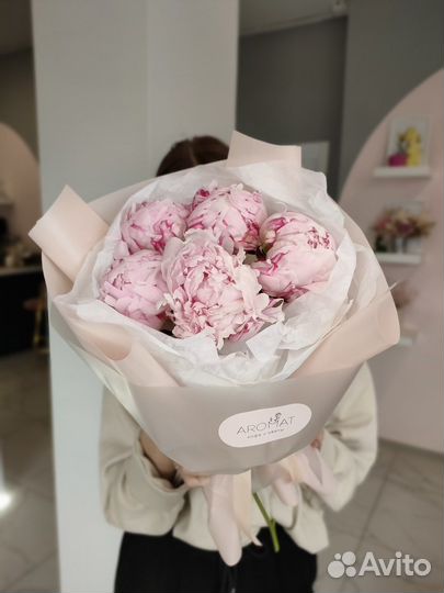 Букет из пионов