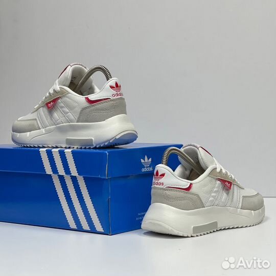 Кроссовки женские Adidas