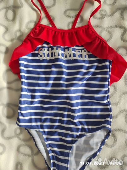 Купальники и шапочки на 7-9 лет