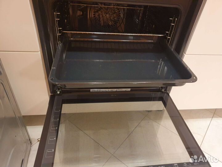 Духовой шкаф AEG BE3013021M