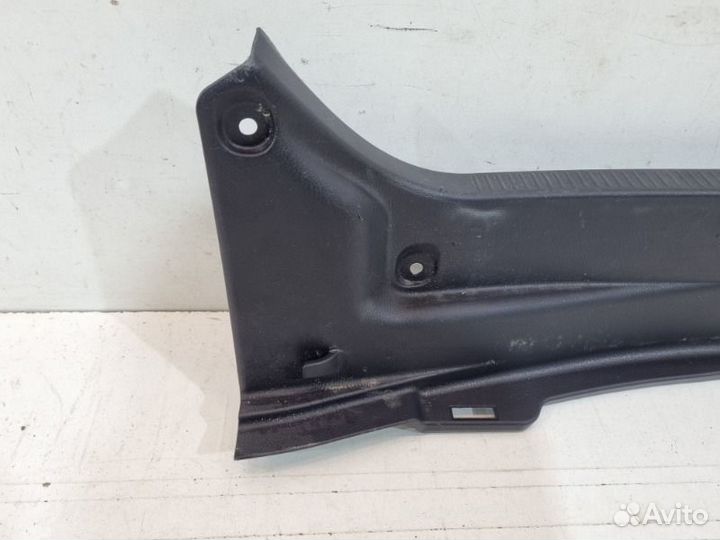 Накладка замка багажника Toyota Camry V70 2018