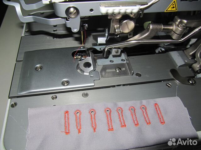 Глазковая петельная машина Siruba BH9820-02