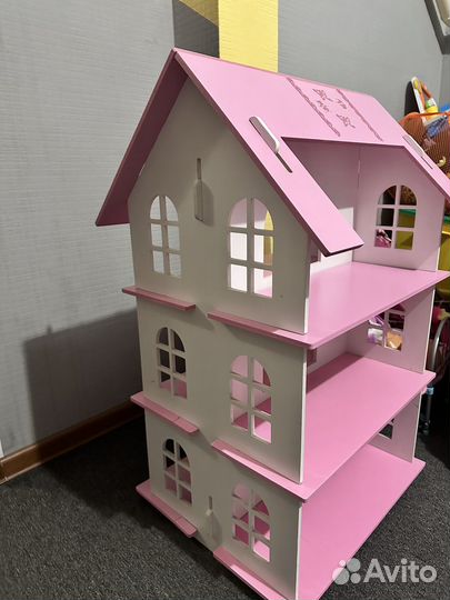 Большой кукольный домик