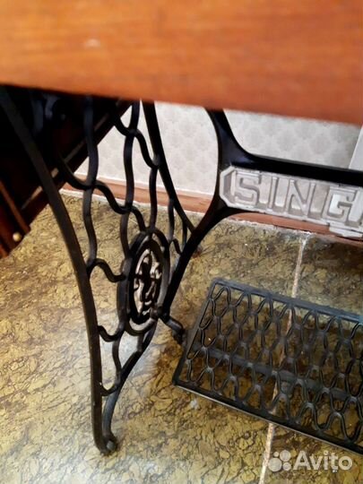 Швейная машинка Зингер