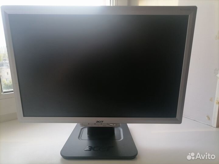 Два монитора Acer AL1916W