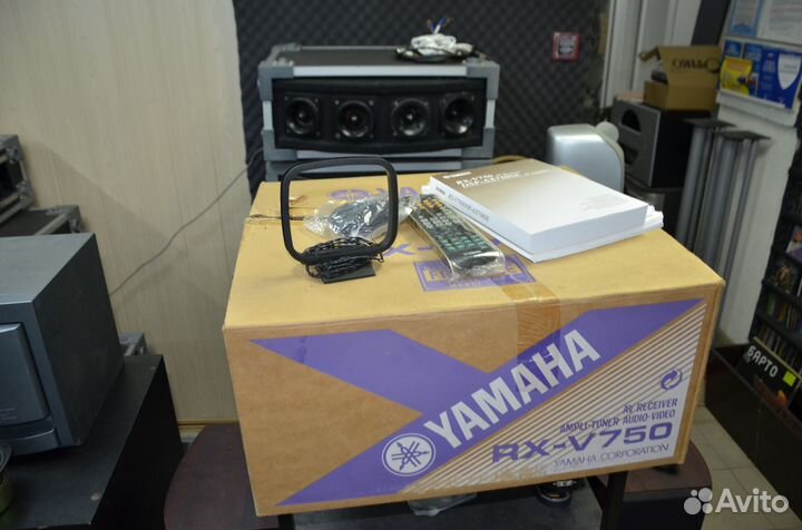 AV Ресивер Yamaha RX-V750 (7.1+2 канала) комплект