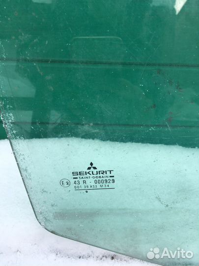 Секла задних дверей Mitsubishi Carisma рест