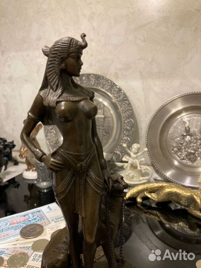 Бронзовая Статуэтка 