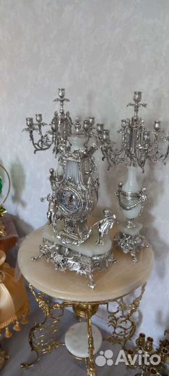 Часы с канделябрами