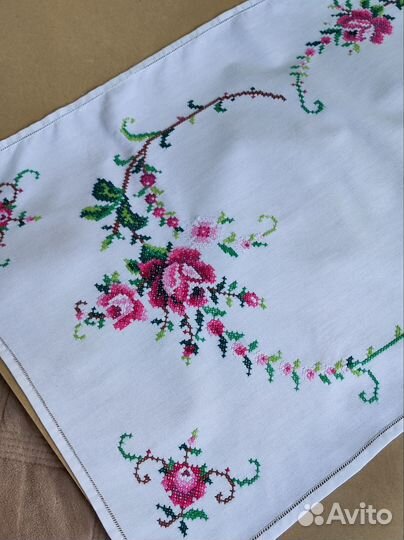 Дорожка(салфетка) с вышивкой,83*38, хлопок