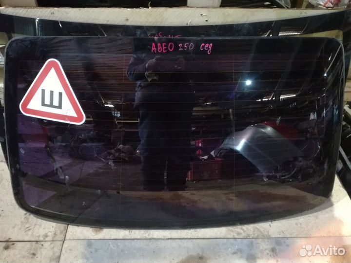 Стекло заднее Chevrolet Aveo T250 седан