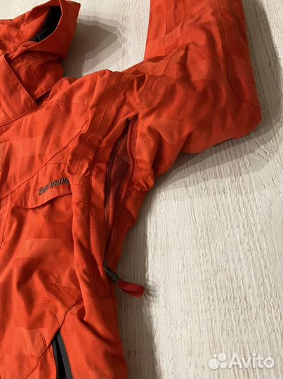 Горнолыжная куртка женская