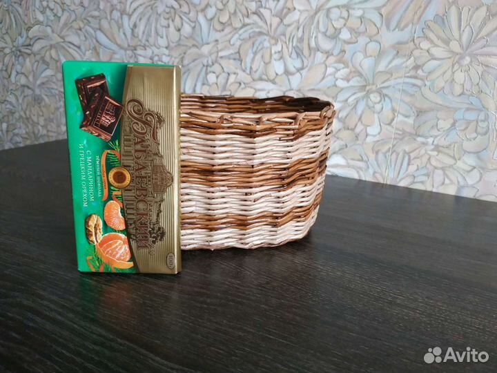 Корзинка из бумажной лозы