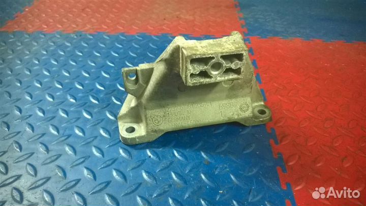 Кронштейн кпп BMW 5-серия F10/F11