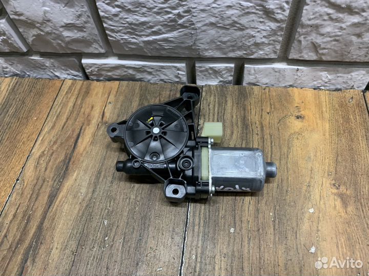 Skoda Kodiaq Моторчик стеклоподъемника