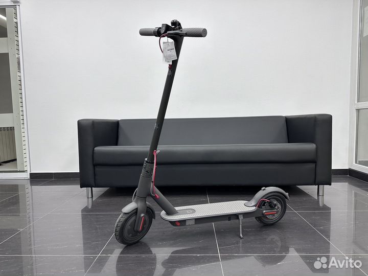 Новый электросамокат Xiami Mi Scooter 1s