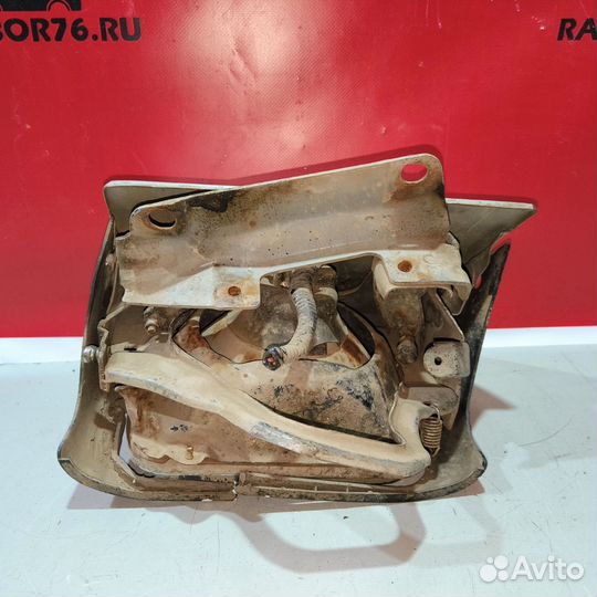 Фара правая Mazda 323 BG