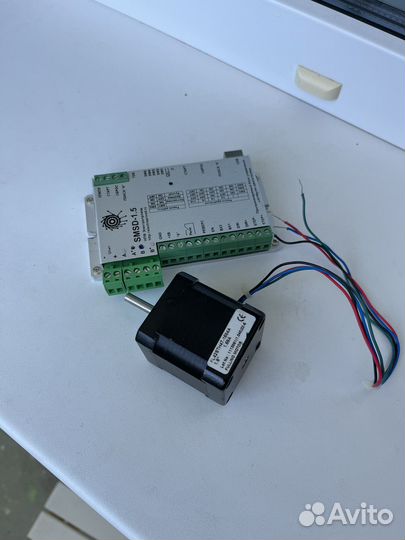 Шаговый двигатель с контроллером