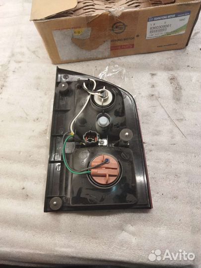 Фонарь левый SsangYong Kyron новый