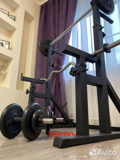Стойка со штангой и гантелями