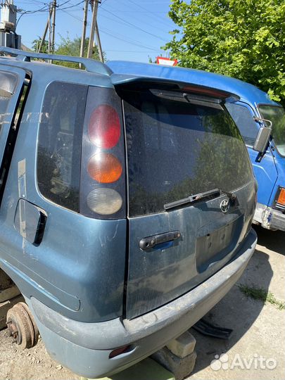 Дверь багажника toyota raum EXZ10