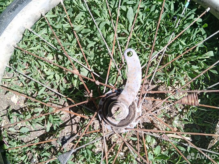 Заднее колесо от старого велосипеда