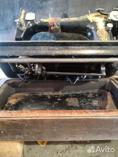 Швейная машина Singer