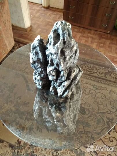 Журнальный столик на колесах