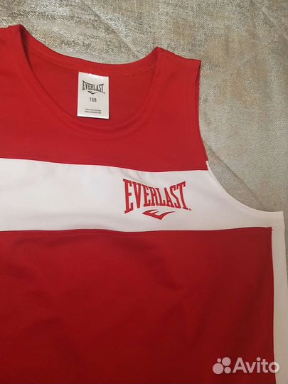 Продам спортивный боксёрской костюм.Рос 158