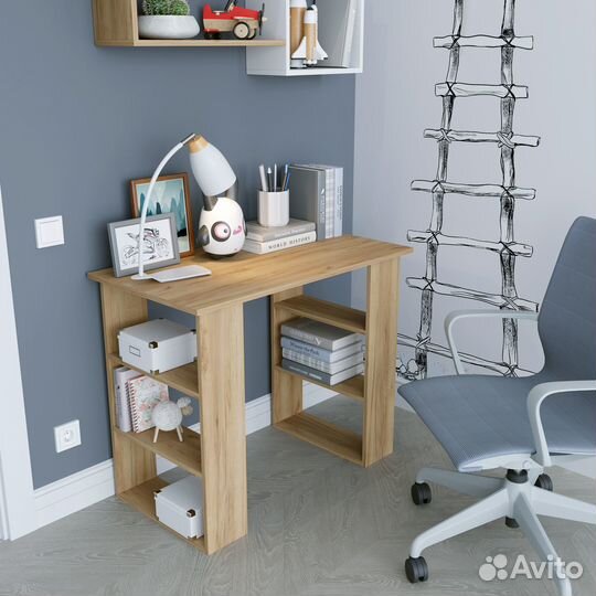 Компьютерный стол с полкой