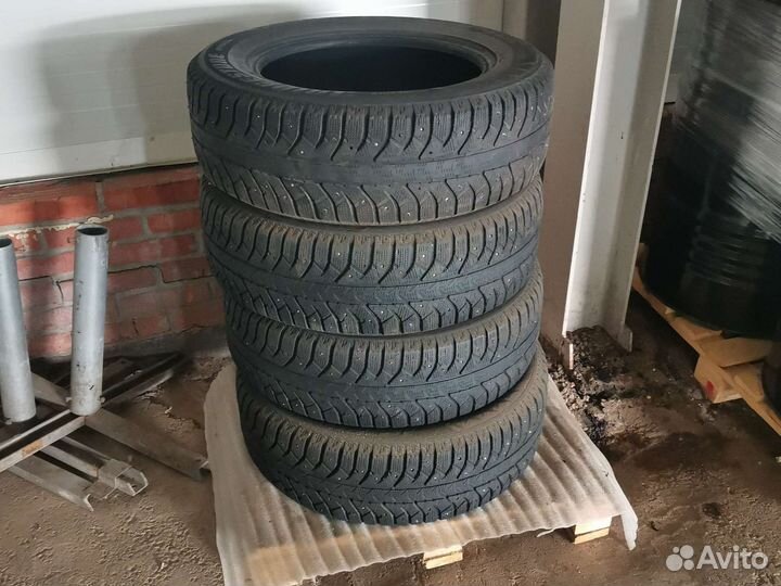 Bridgestone Ice Cruiser 7000 225/65 R17 106