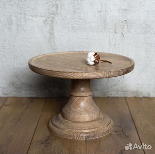 Тортница на ножке