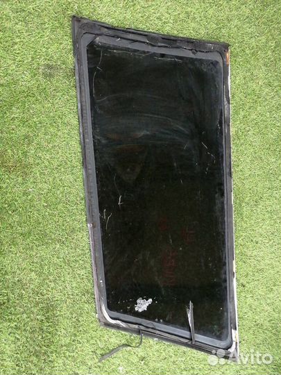 Стекло собачника заднее левое Volkswagen Passat B5