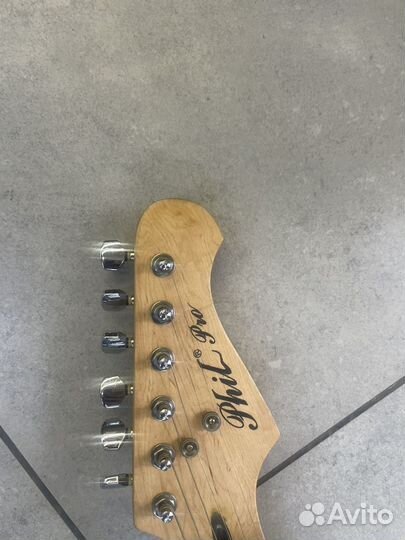 Электрогитара