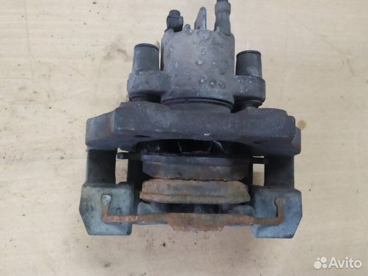 Суппорт задний правый Bmw 5-Series E60 2.5