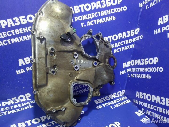 Передняя крышка двигателя Nissan Maxima A33 седан