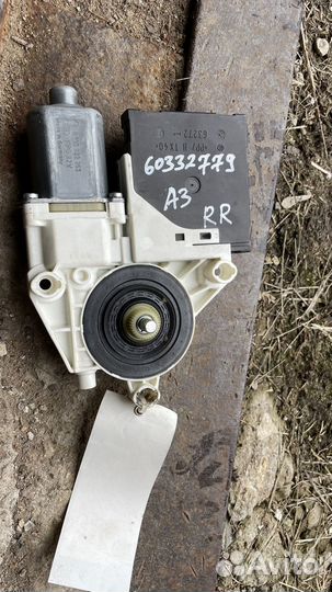 Блок комфорта двери правая задняя