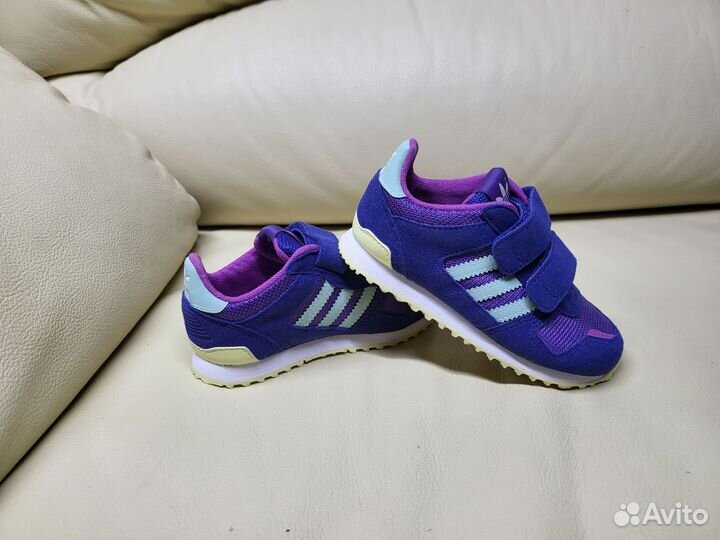 Кроссовки Adidas ZX700 новые детские 25 р