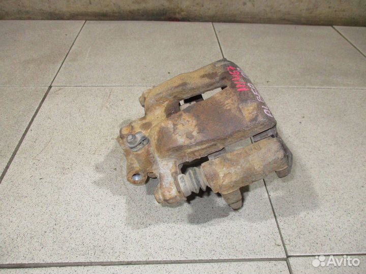 Суппорт передний правый Fiat Albea