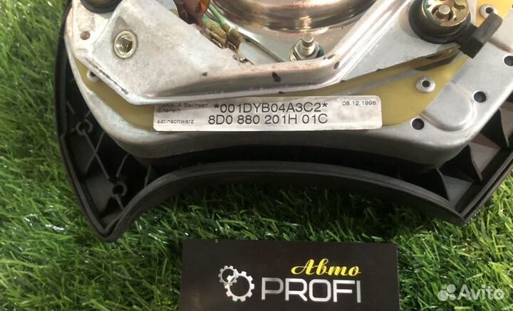 В наличии подушка безопасности в руль Audi