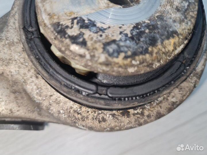 Рычаг передний левый Jaguar Xe X760 204DTD 2015