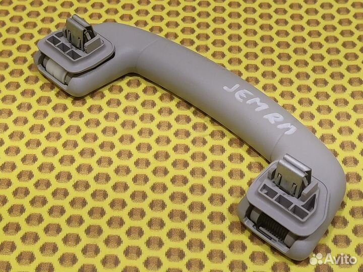 Ручка потолочная передняя правая Volkswagen Jetta