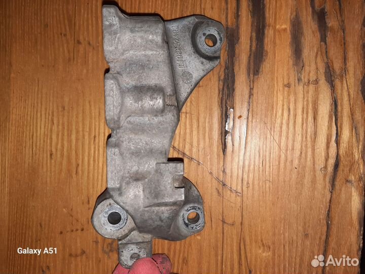 Кронштейн двигателя шевролет авео т300