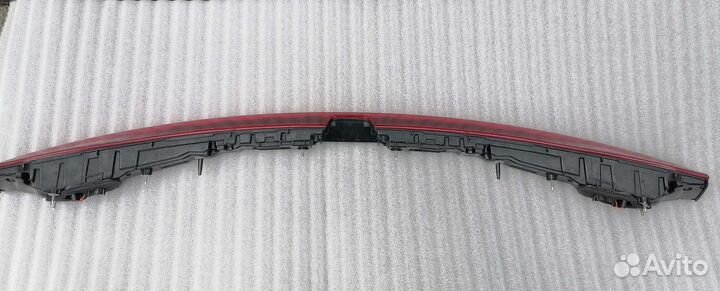 Фонарь в крышку багажника задний Kia K5